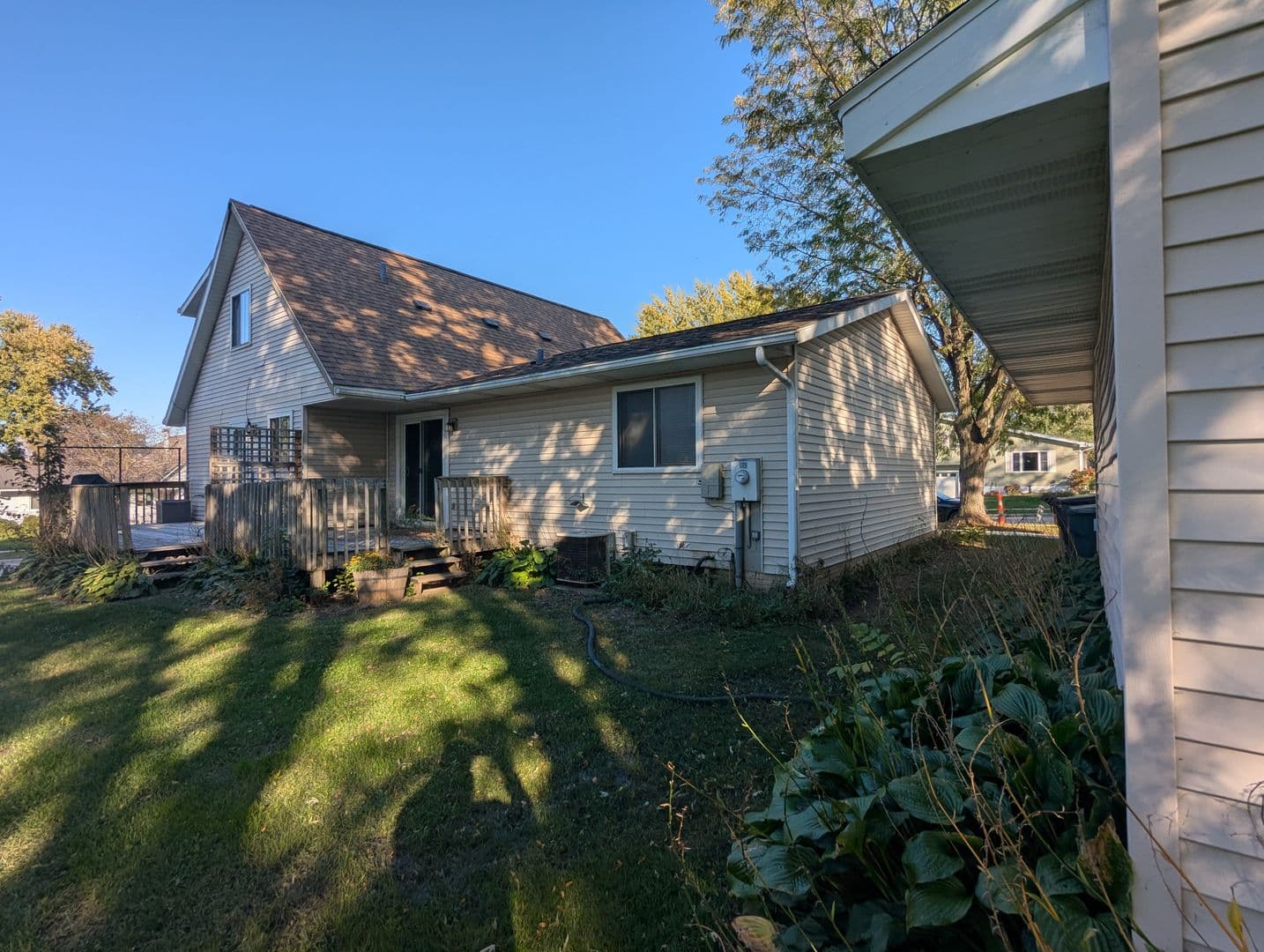 Cedar Falls Apartment: 4025 - 4027 Heritage Rd.