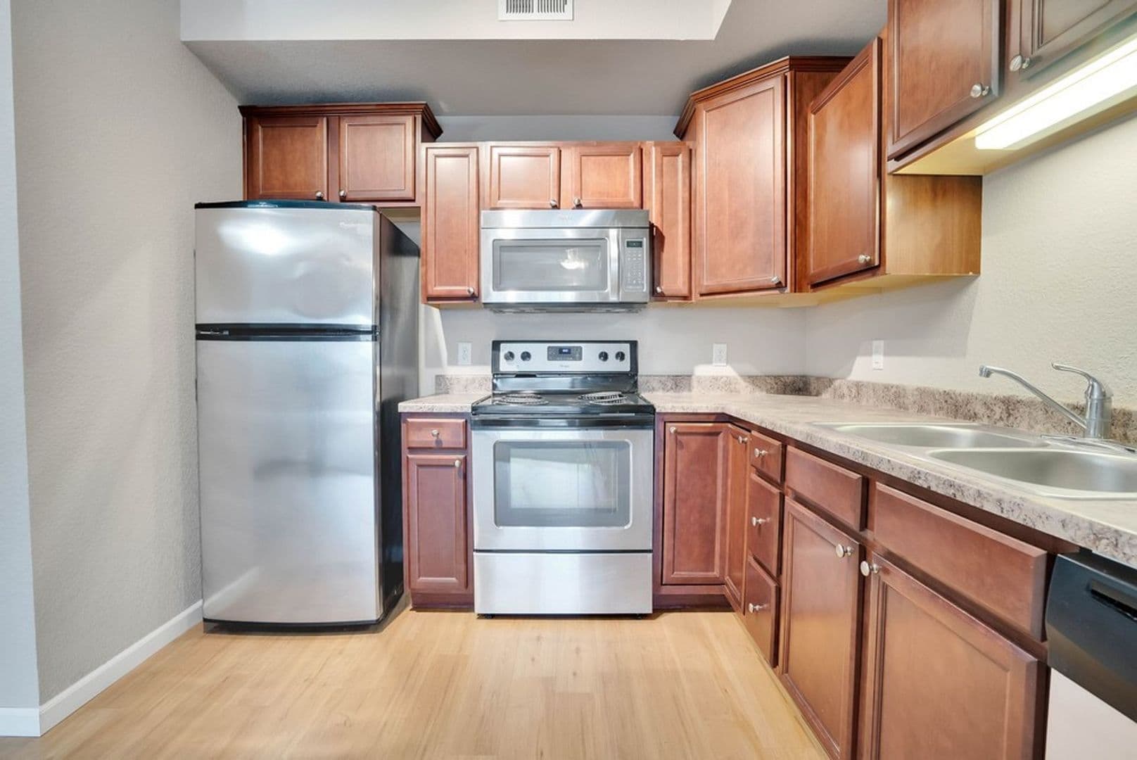 Cedar Falls Apartment: 4526 Chadwick Rd