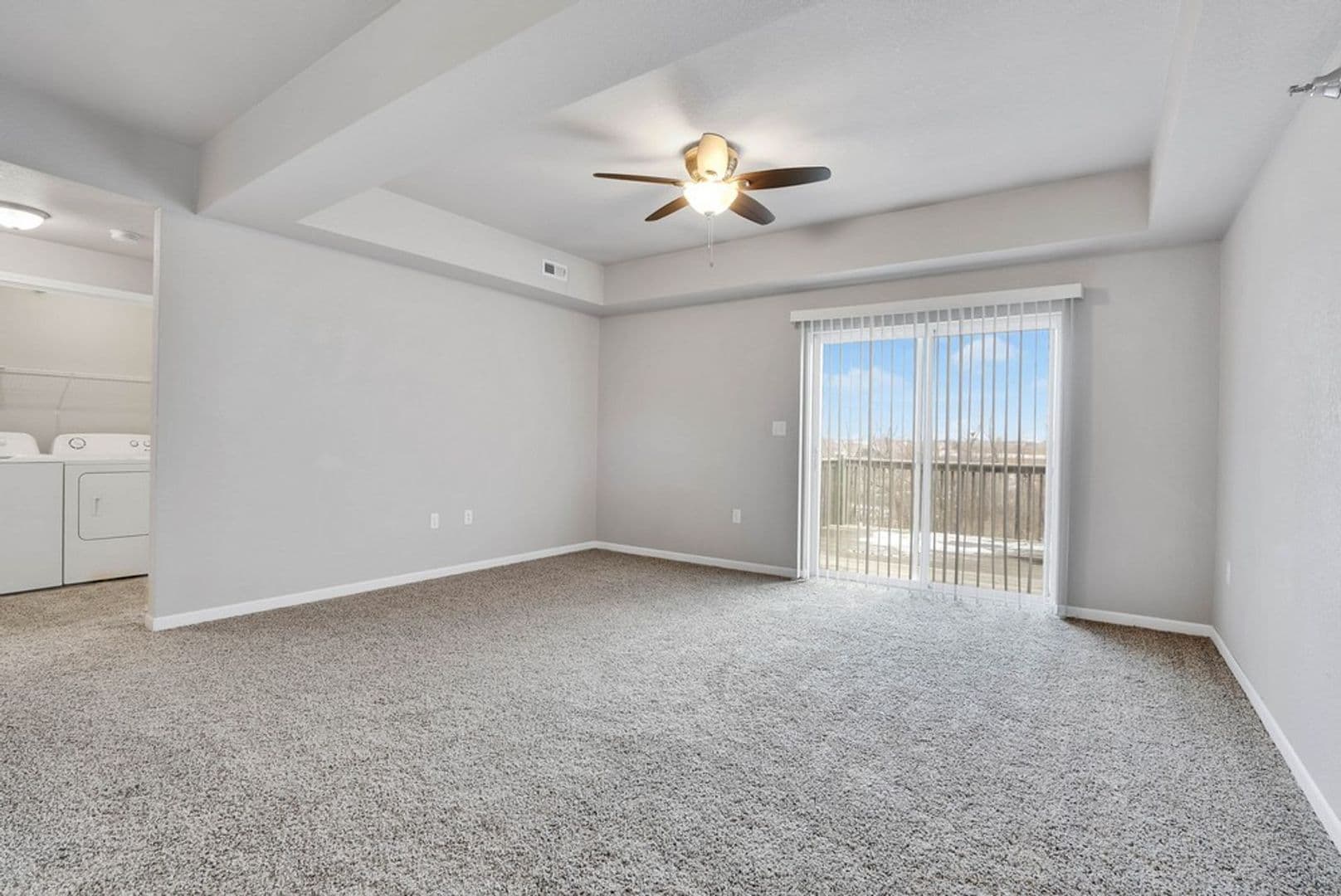 Cedar Falls Apartment: 4526 Chadwick Rd