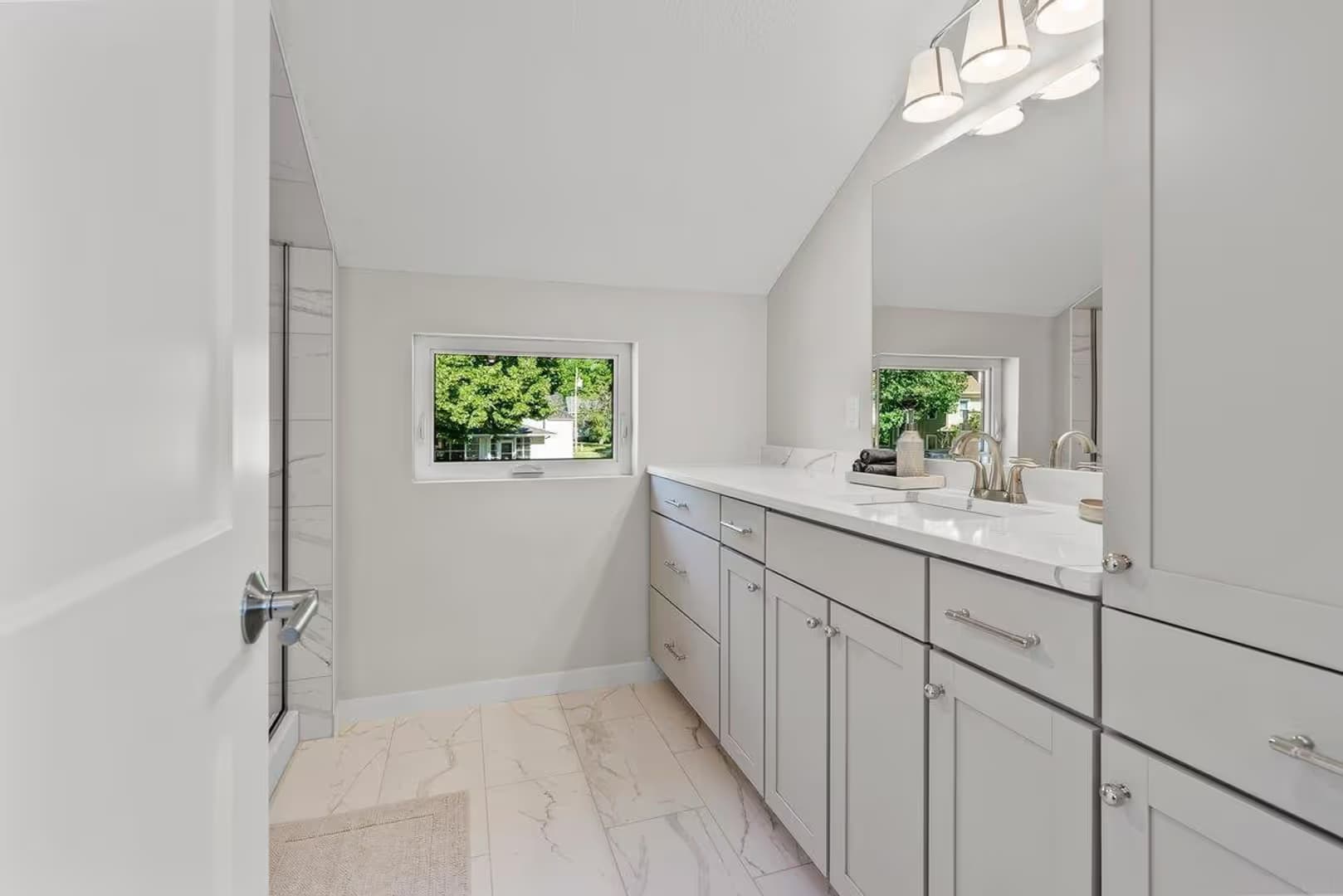 Cedar Falls Apartment: Clay Street
