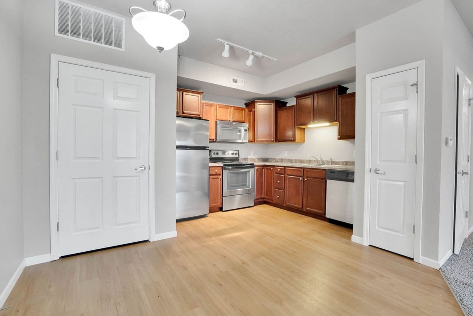 Cedar Falls Apartment: 4526 Chadwick Rd