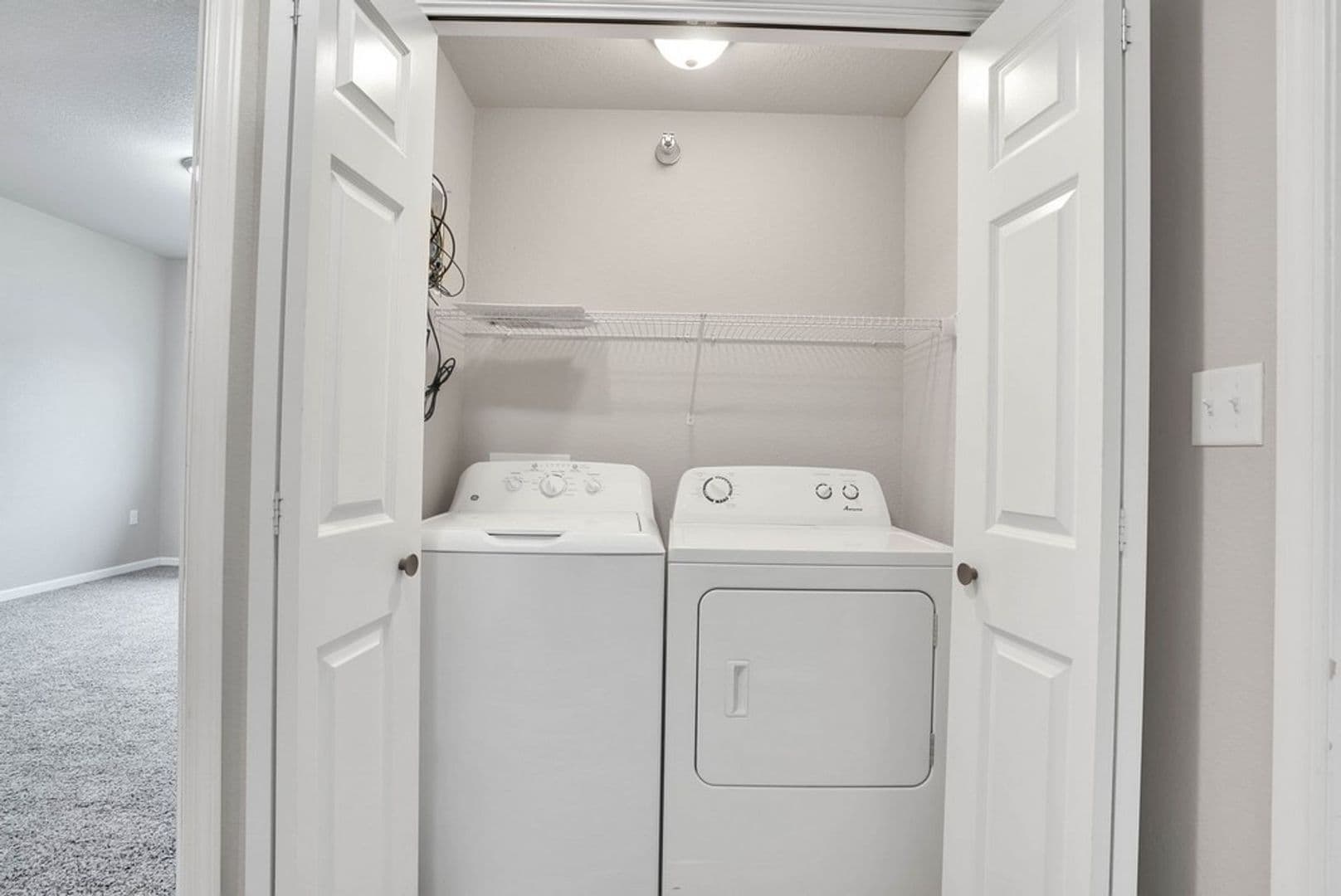 Cedar Falls Apartment: 4526 Chadwick Rd