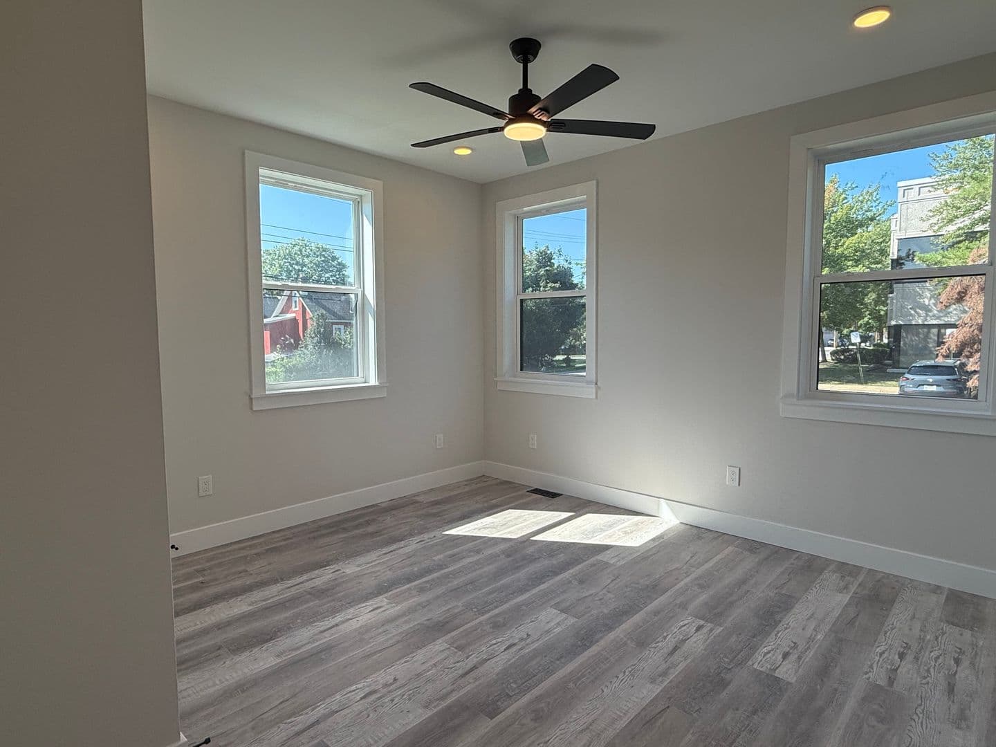Morton Apartment: 132 Yale Ave