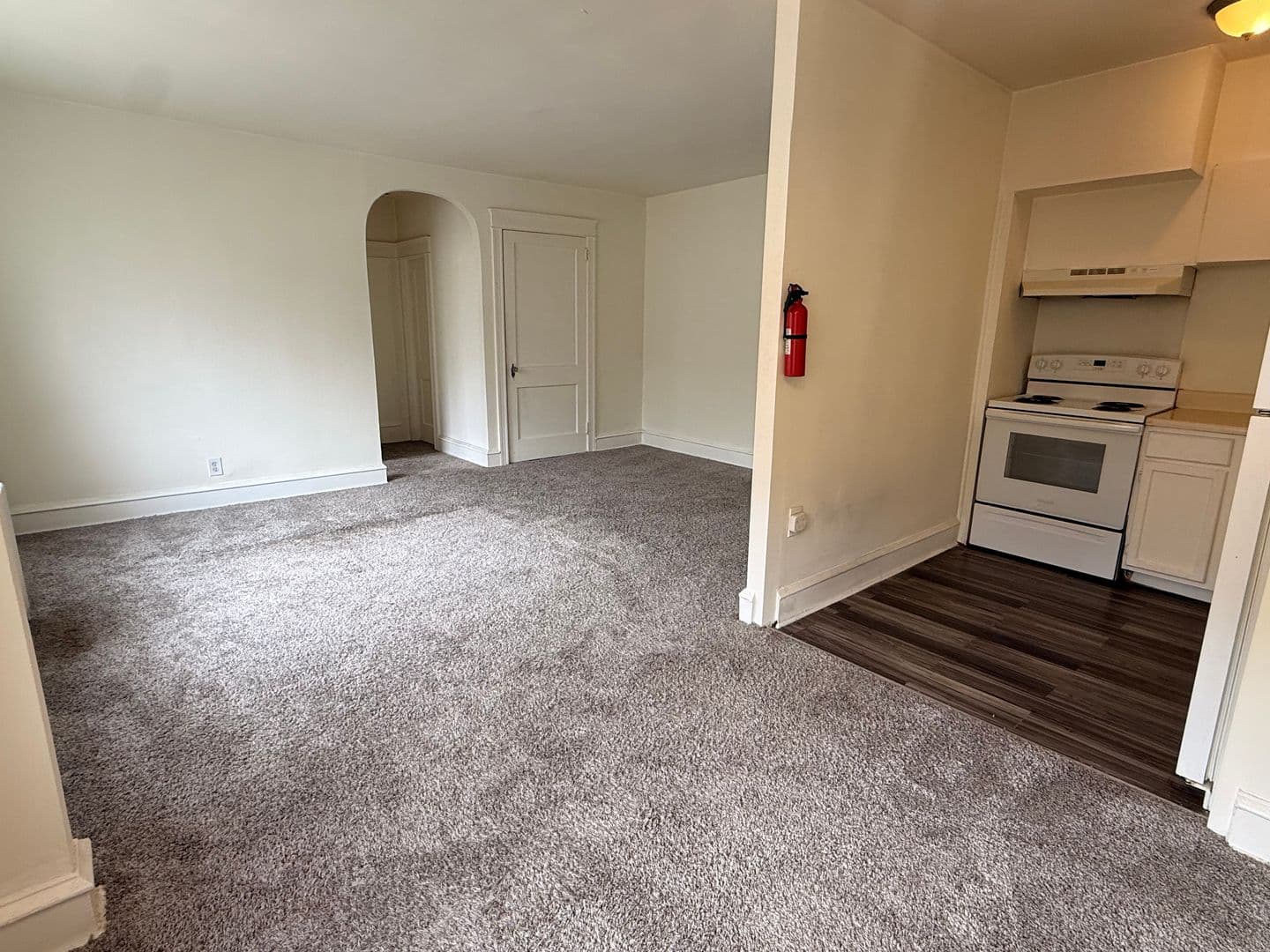 Lansdowne Apartment: 260 N Wycombe Ave