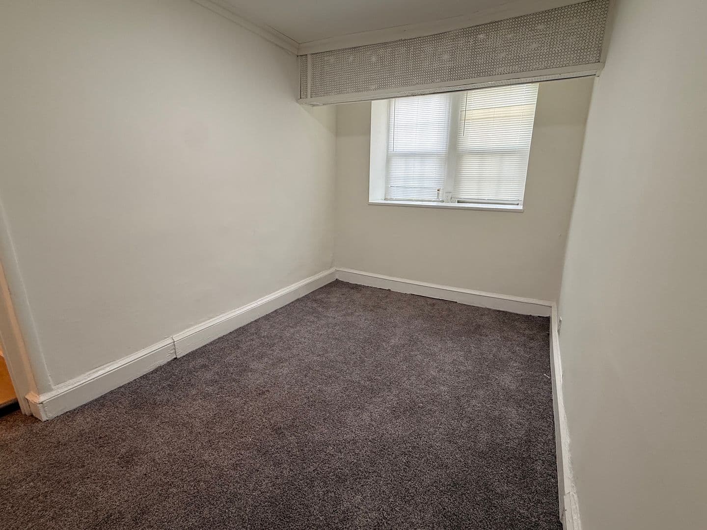 Lansdowne Apartment: 260 N Wycombe Ave