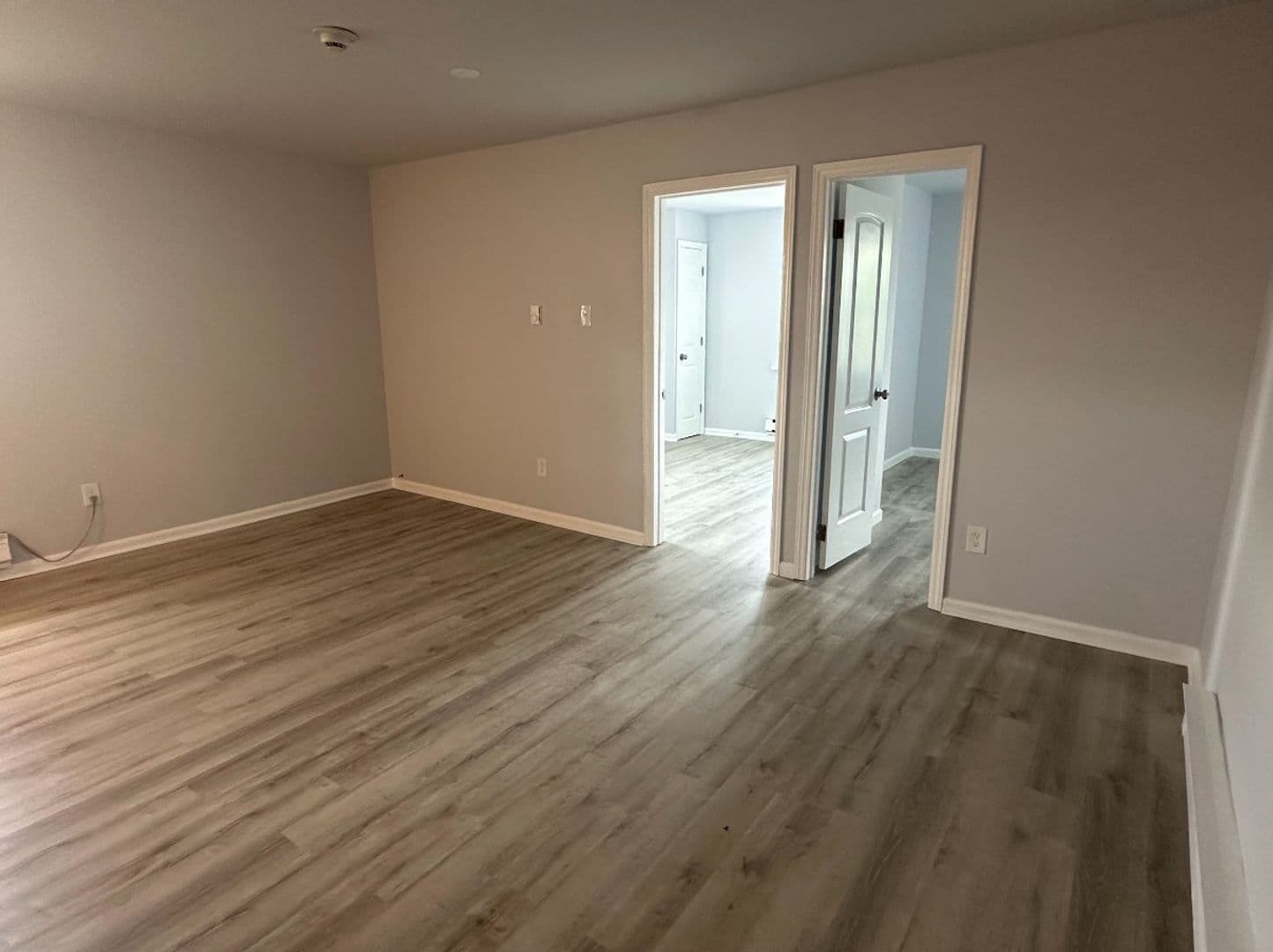 Aston Apartment: 5130 Pennell Road
