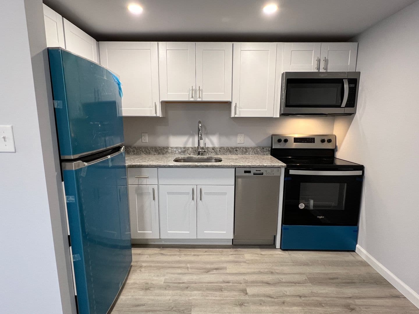 Aston Apartment: 5130 Pennell Road