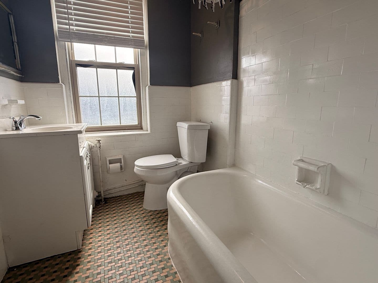 Lansdowne Apartment: 260 N Wycombe Ave