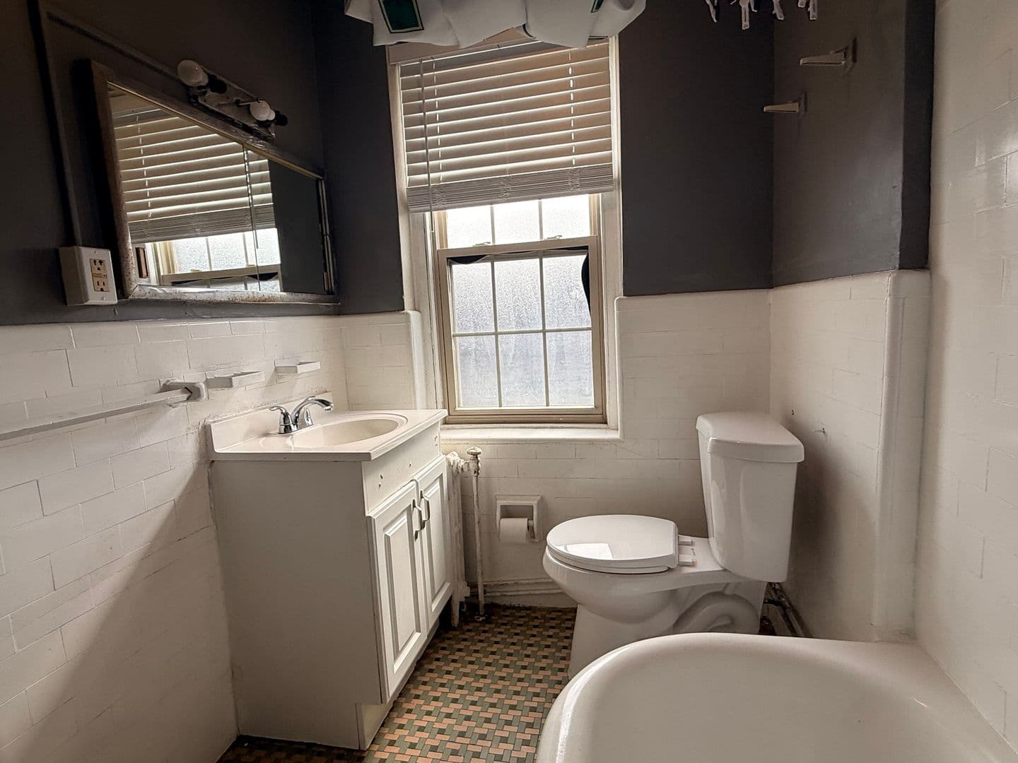 Lansdowne Apartment: 260 N Wycombe Ave