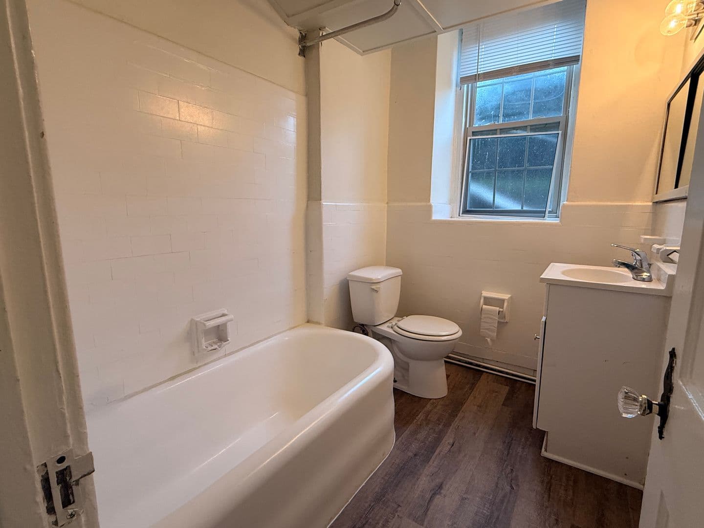 Lansdowne Apartment: 260 N Wycombe Ave