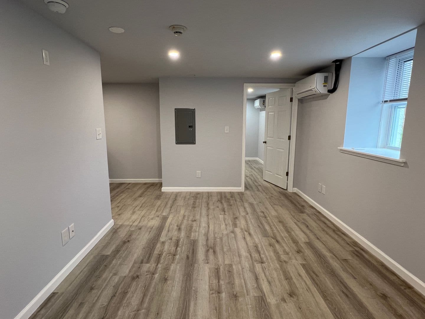 Aston Apartment: 5130 Pennell Road