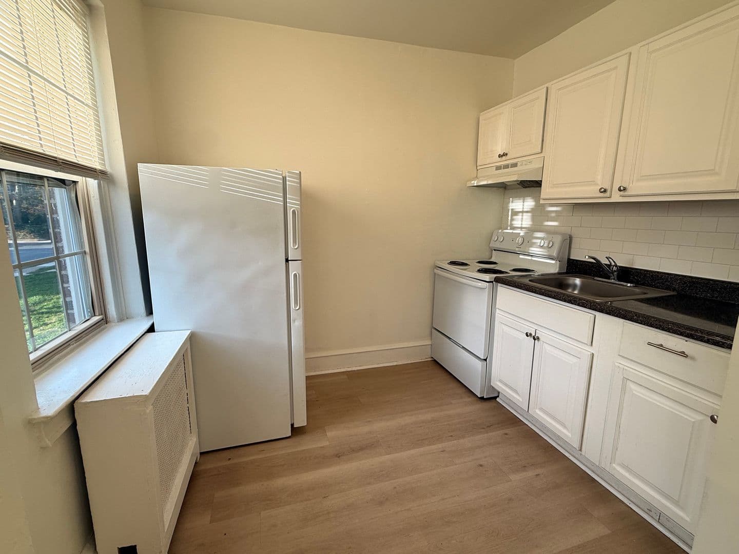 Lansdowne Apartment: 260 N Wycombe Ave