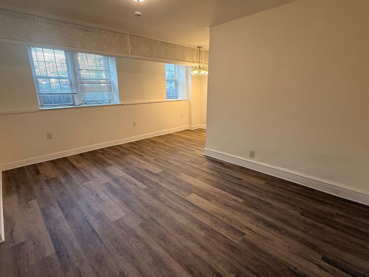 Lansdowne Apartment: 260 N Wycombe Ave