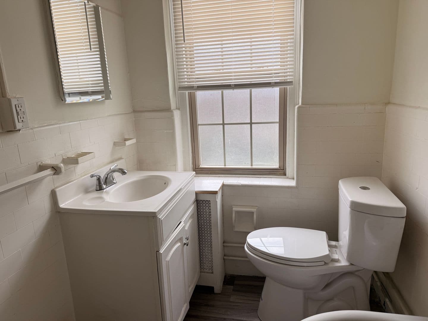 Lansdowne Apartment: 260 N Wycombe Ave