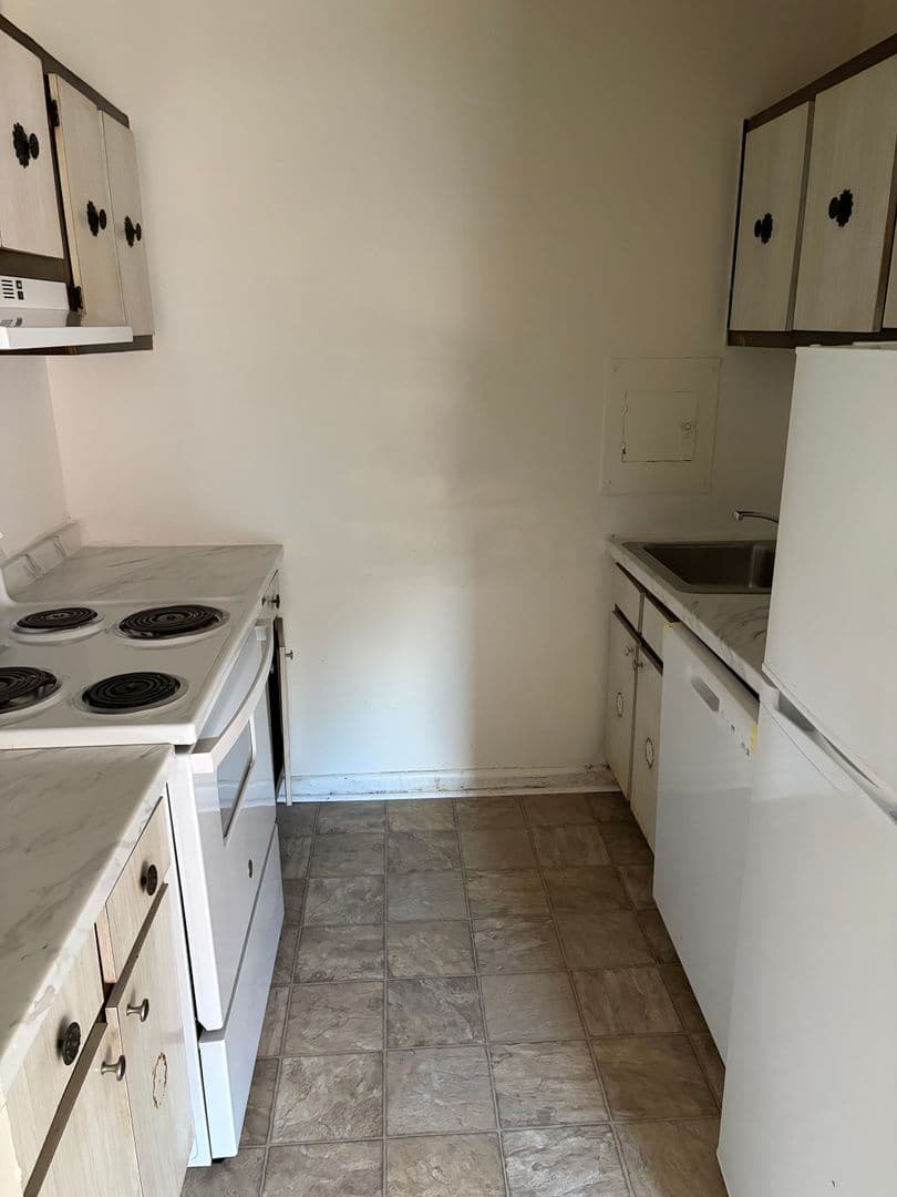 Coatesville Apartment: 25 S 4th Ave