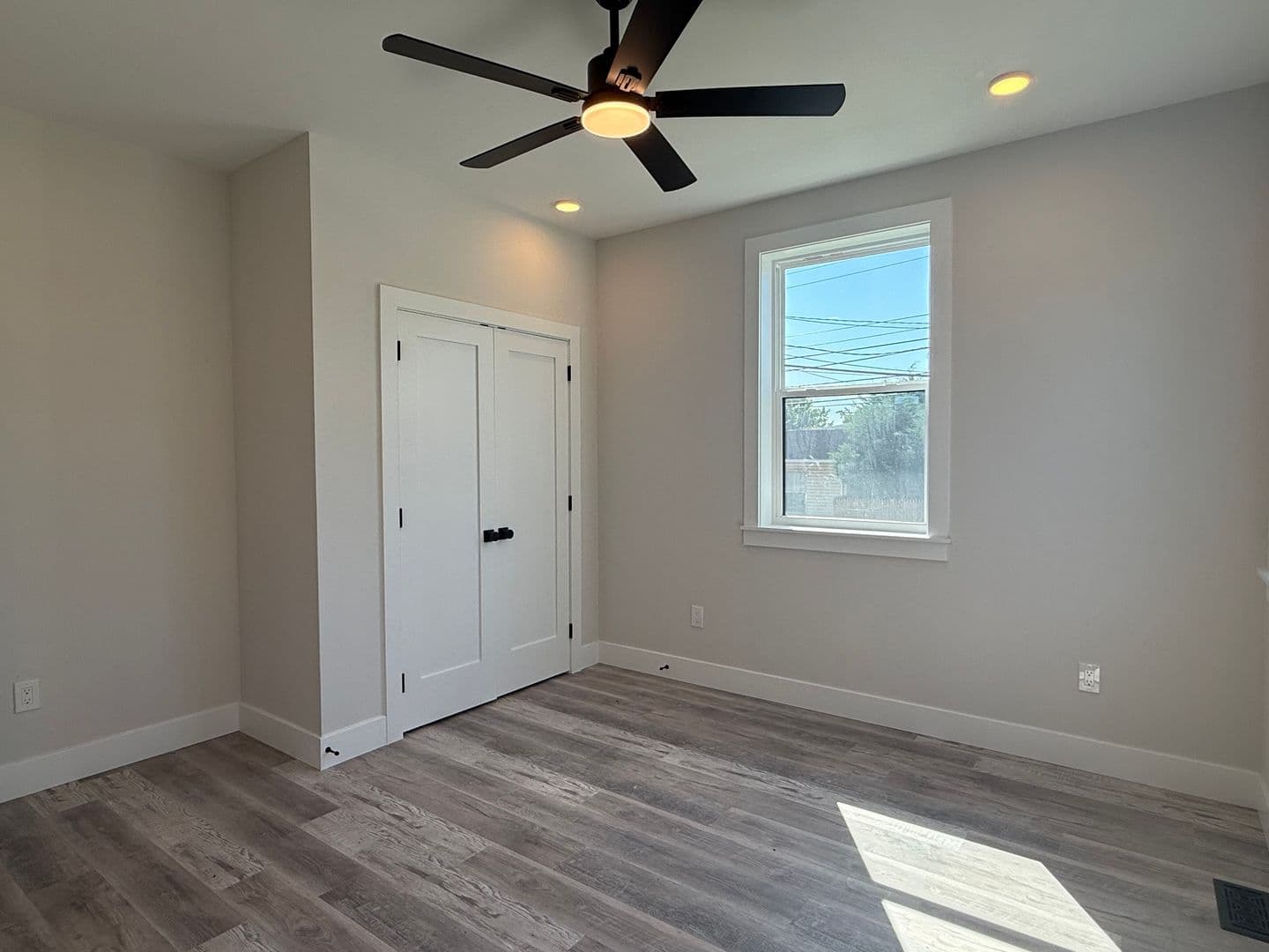 Morton Apartment: 132 Yale Ave