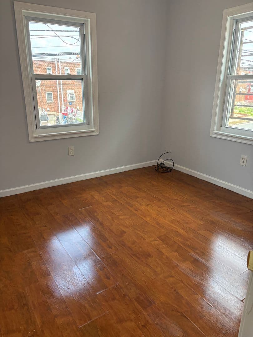 Chester Apartment: 827-829 W 9th