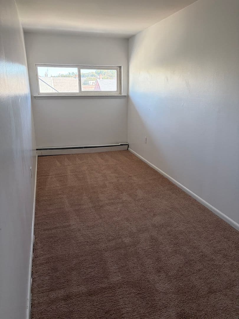 Coatesville Apartment: 25 S 4th Ave