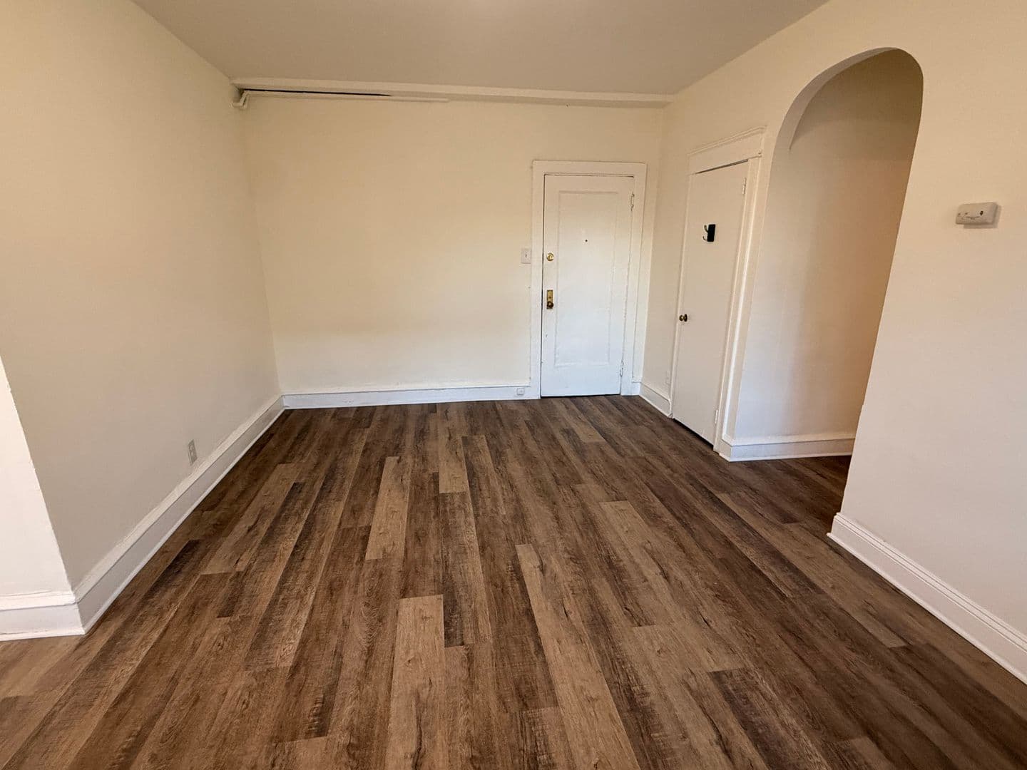 Lansdowne Apartment: 260 N Wycombe Ave