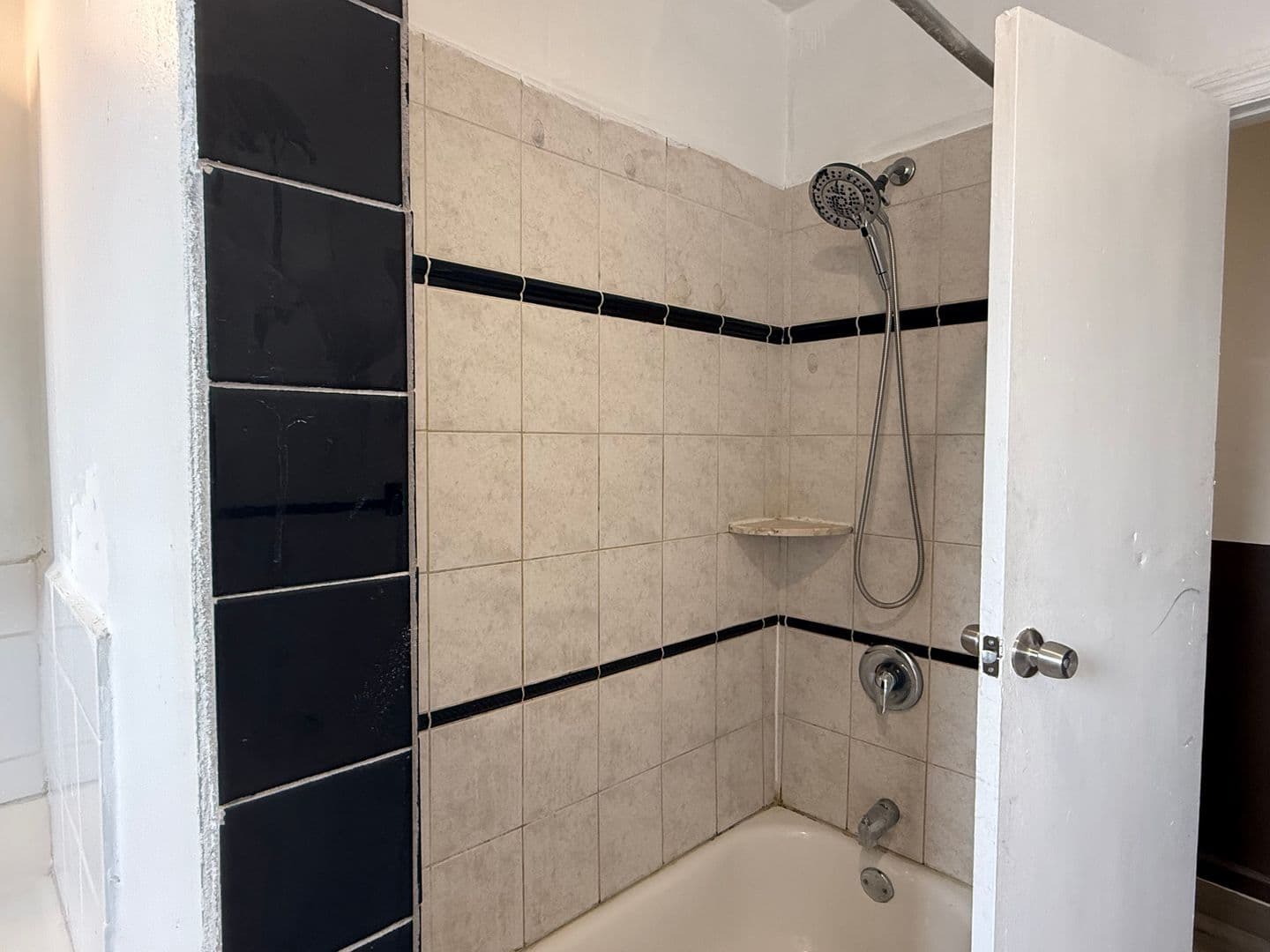 Darby Apartment: 1300 Main St
