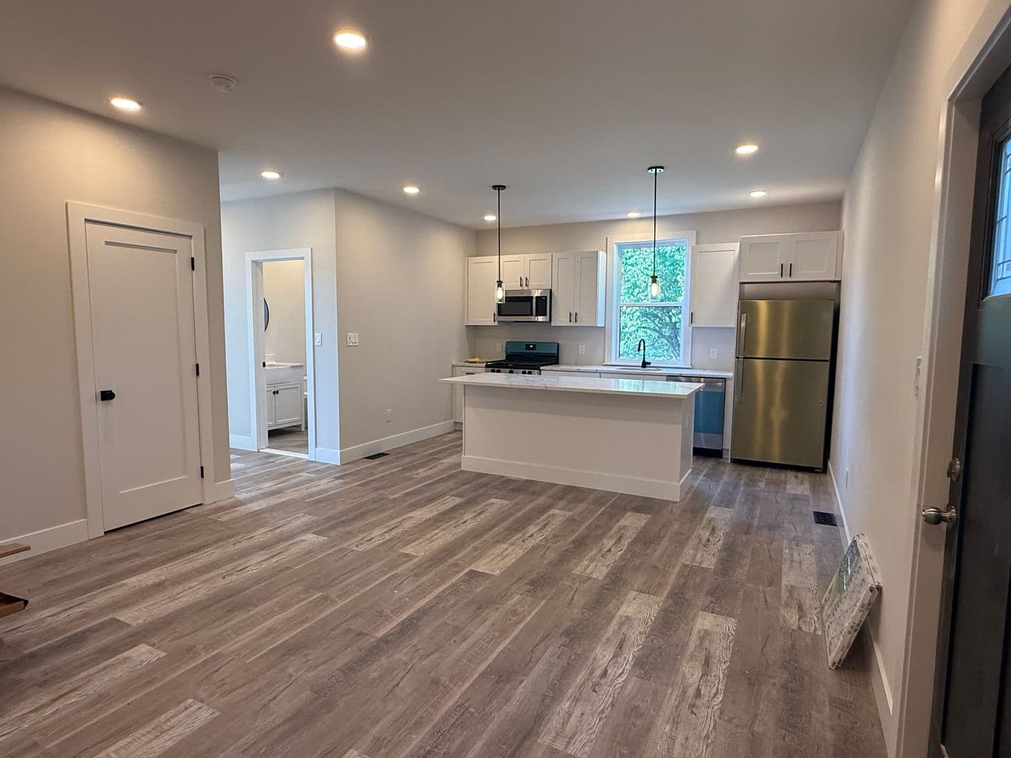 Morton Apartment: 132 Yale Ave