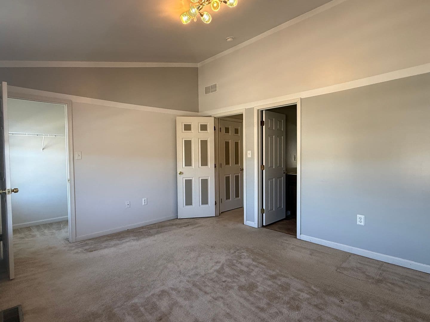 Aston House: 117 Julianna Way