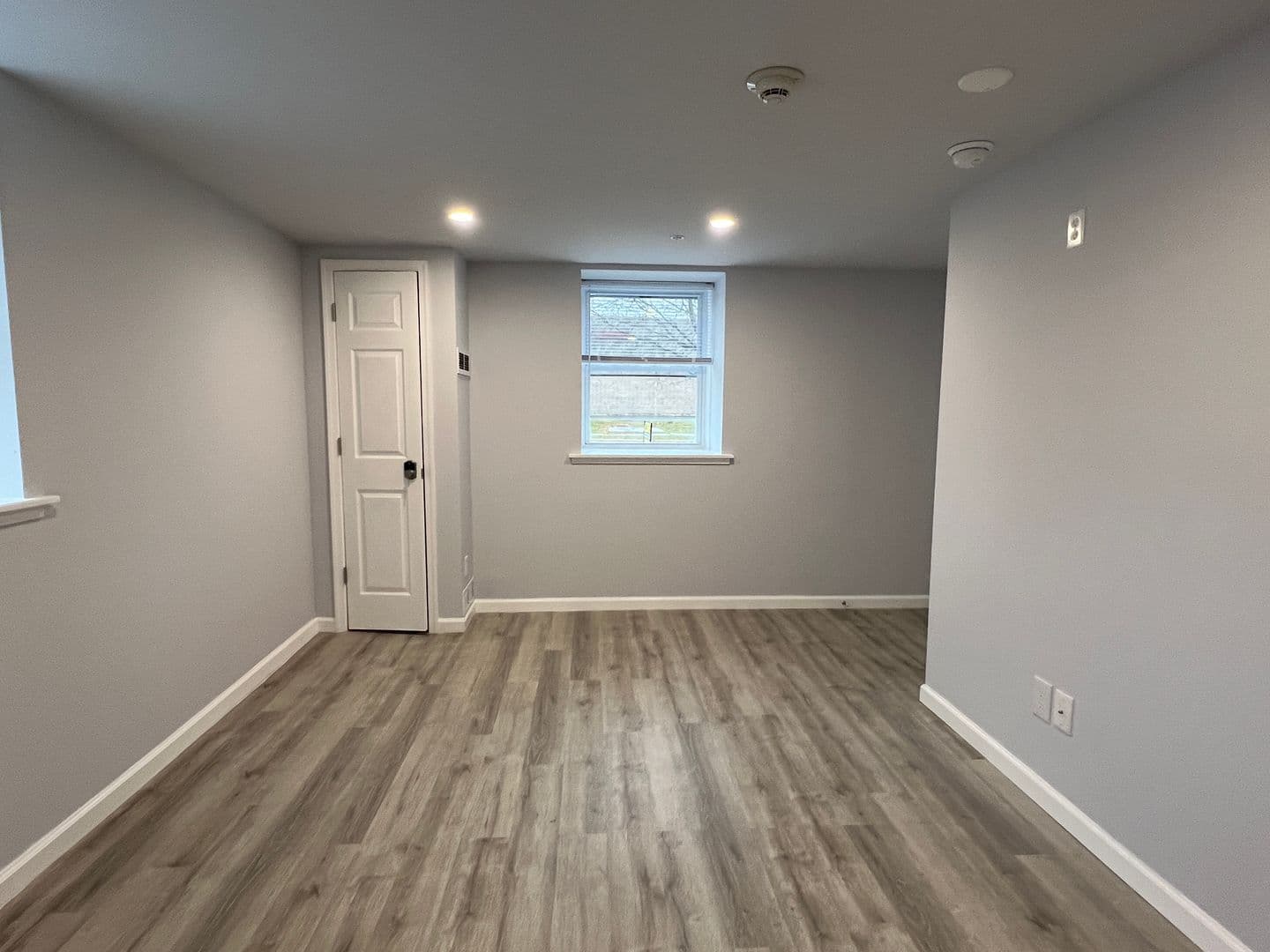 Aston Apartment: 5130 Pennell Road