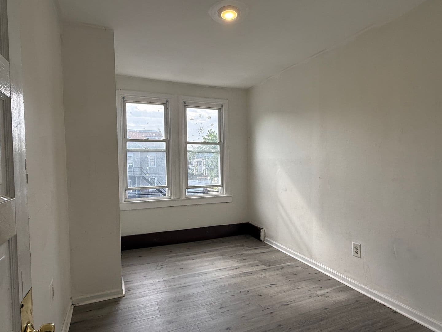 Darby Apartment: 1300 Main St