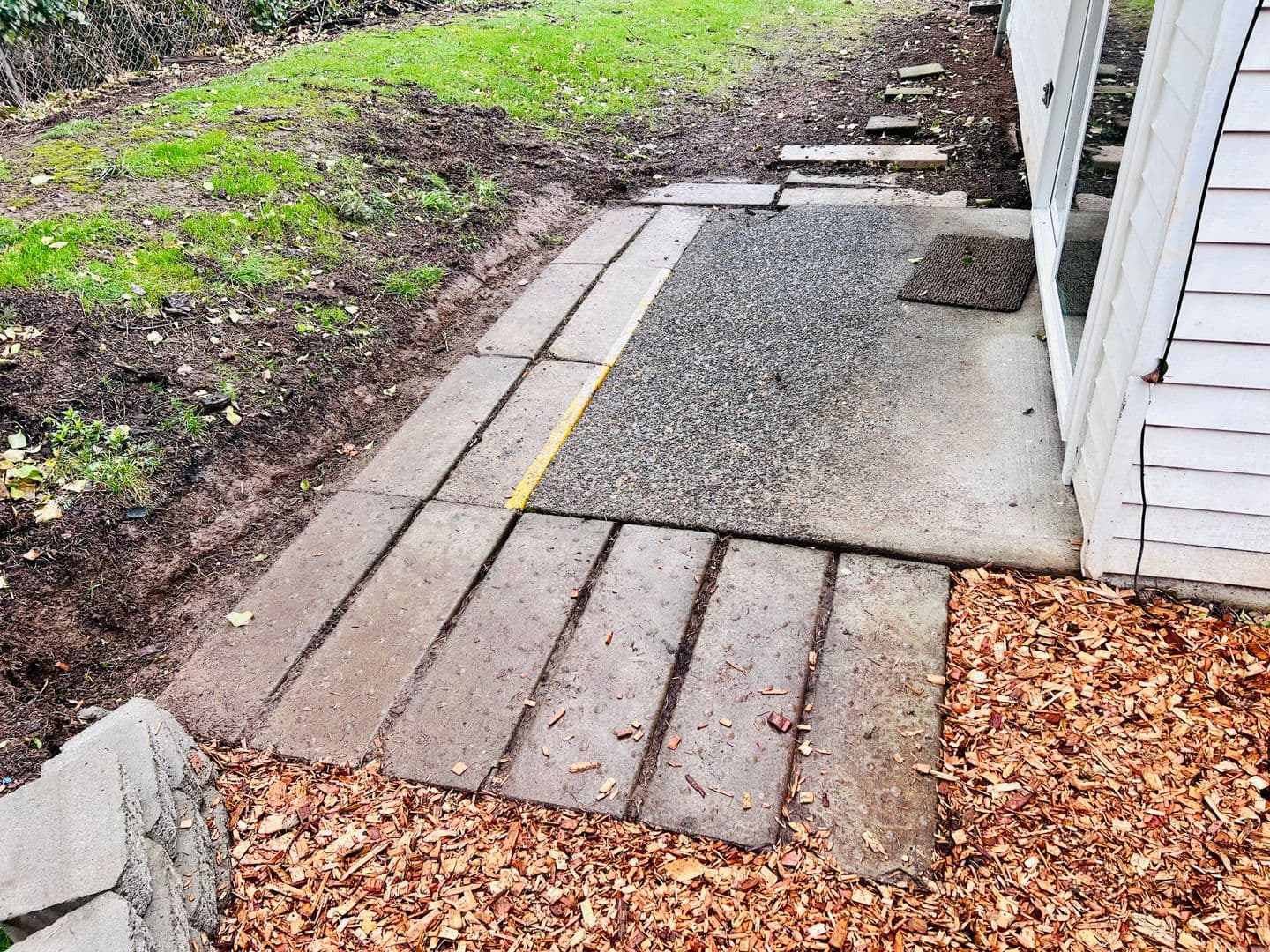 Portland Apartment: 7956 SW 46th Ave