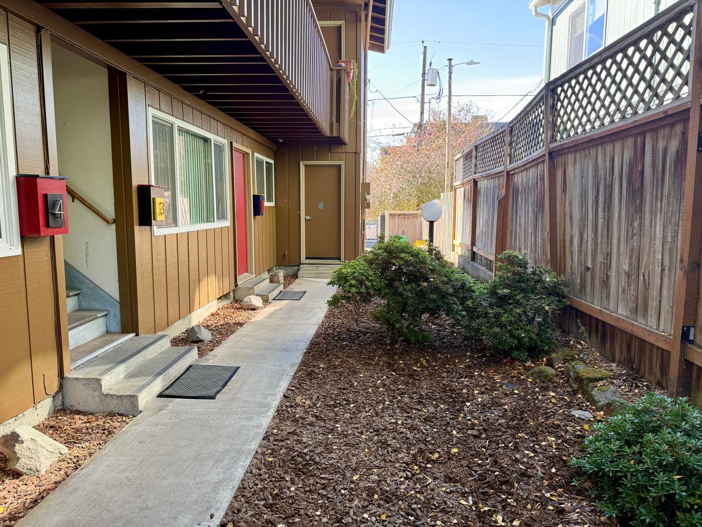 Portland Apartment: 4118 SE 29th Ave.