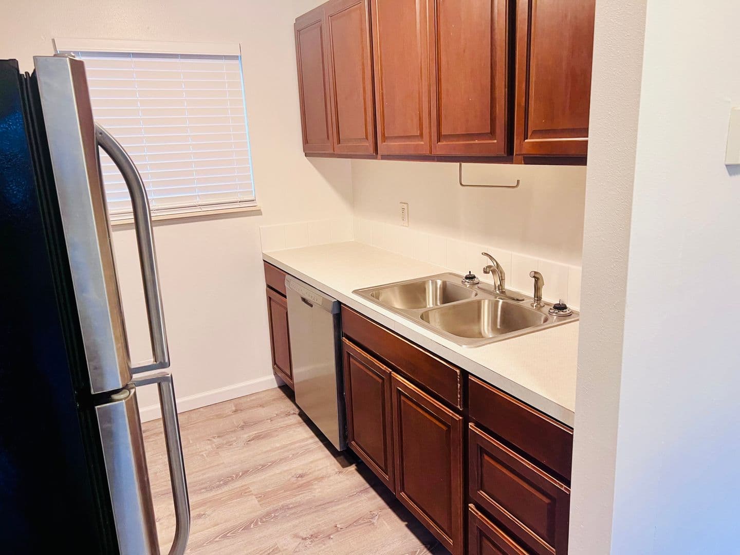 Portland Apartment: 409 SE 30th Ave.