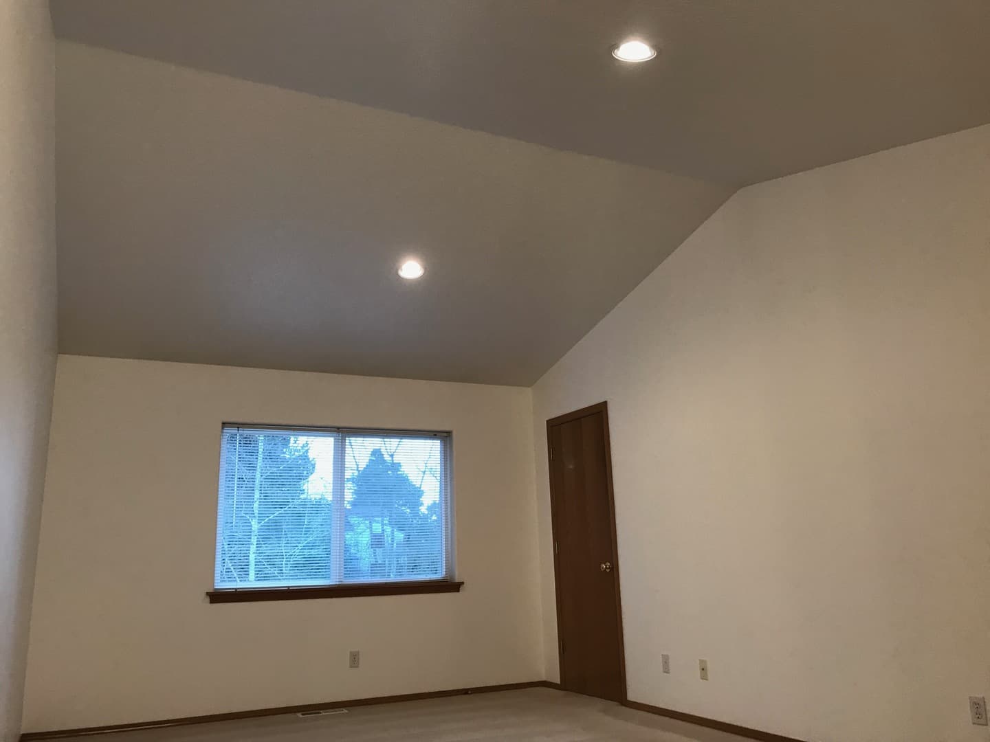 Beaverton Apartment: 762 SW Meadow Dr.