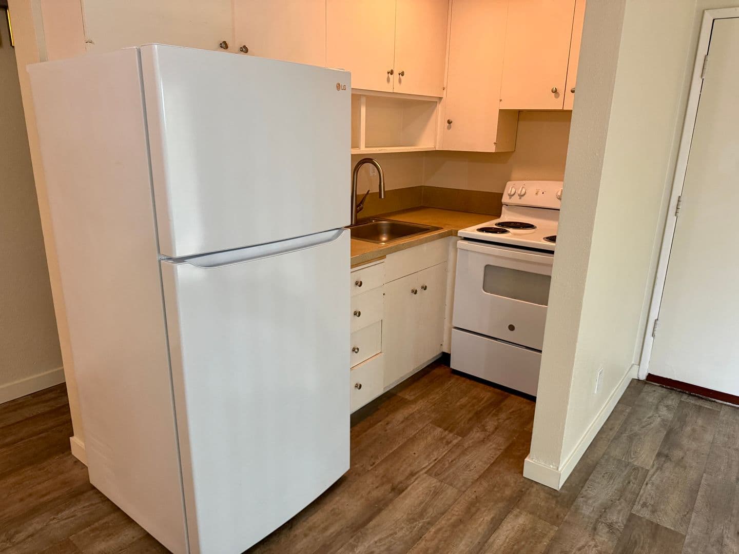 Portland Apartment: 4130 SW View Point Terrace