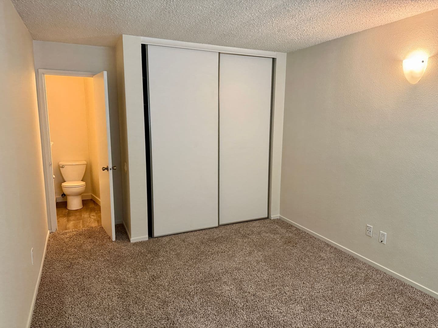 Portland Apartment: 4130 SW View Point Terrace