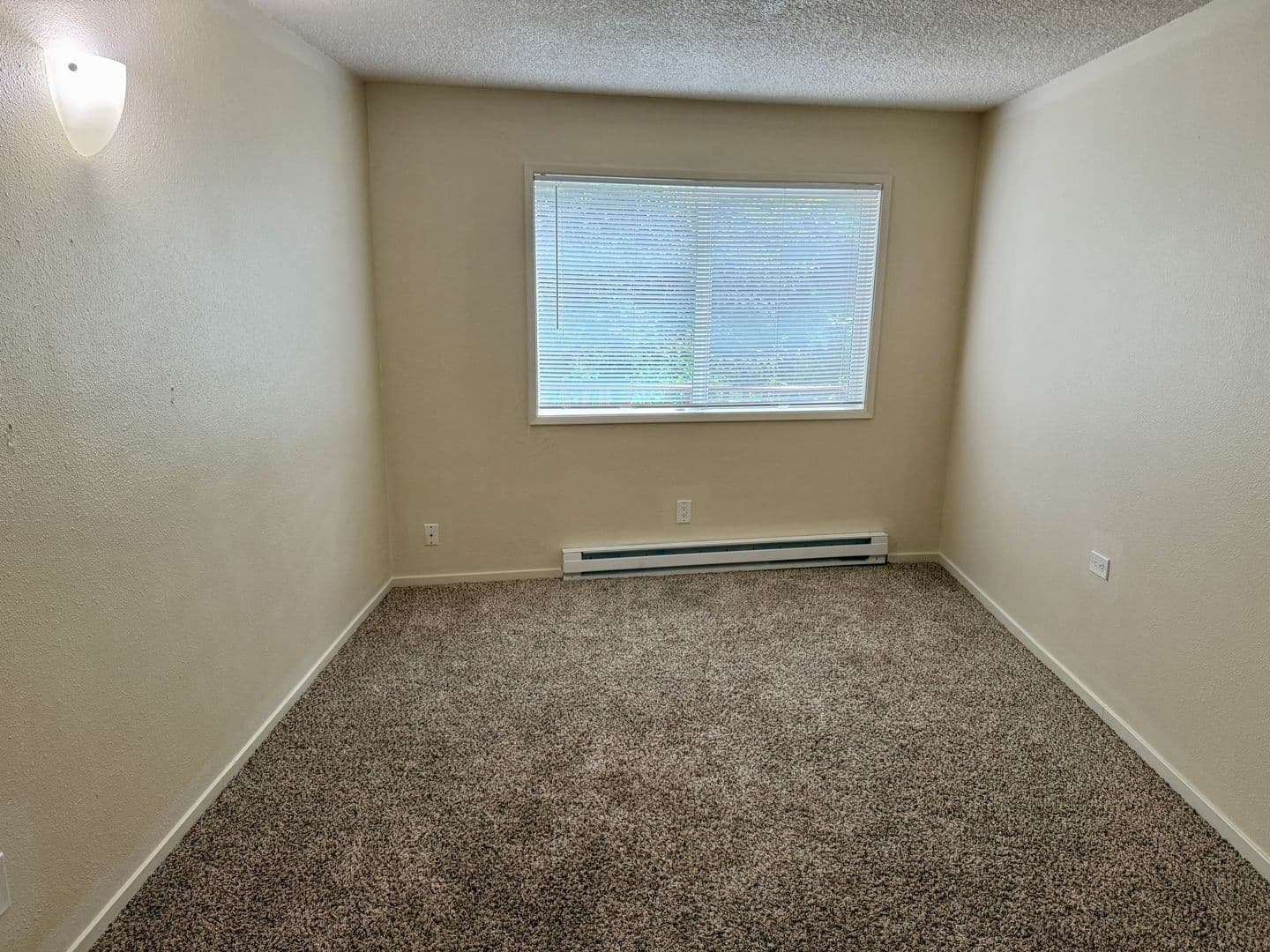 Portland Apartment: 4130 SW View Point Terrace