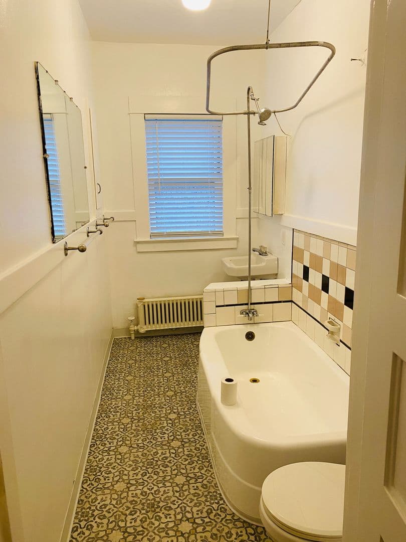 Portland Apartment: 1331 SW 12th Ave.