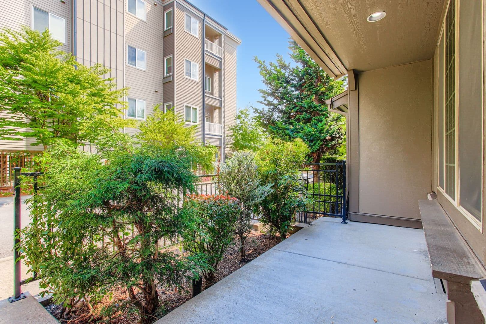 Portland Townhome: 4813 NW Blandy Terrace