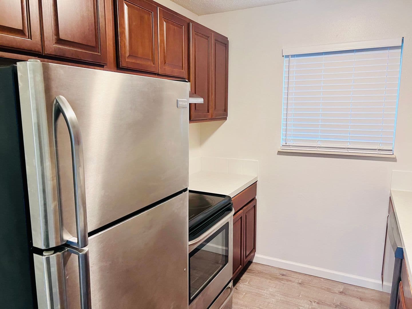 Portland Apartment: 409 SE 30th Ave.