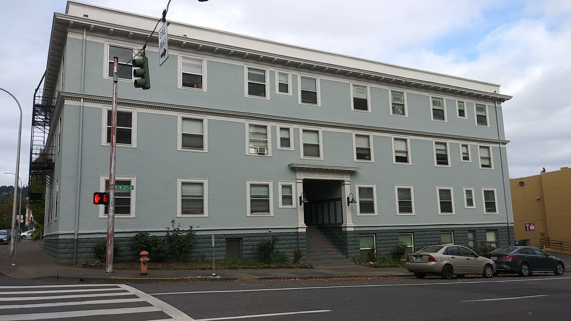 Portland Apartment: 1331 SW 12th Ave.