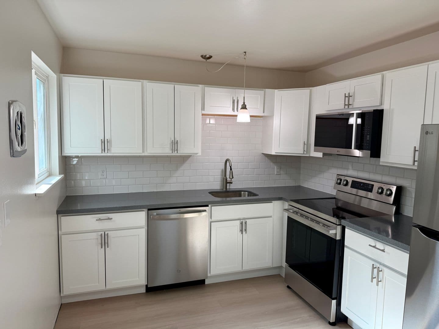 Portland Apartment: 4118 SE 29th Ave.