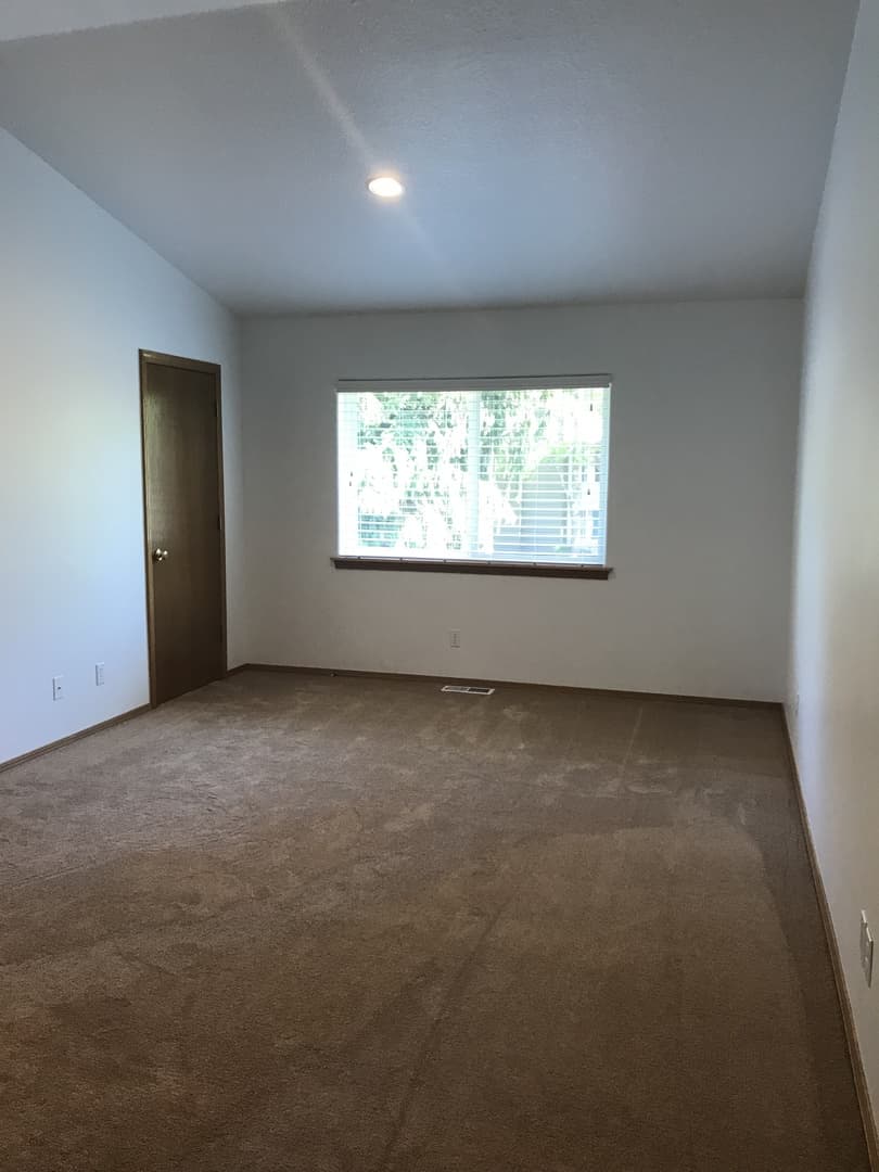 Beaverton Apartment: 762 SW Meadow Dr.