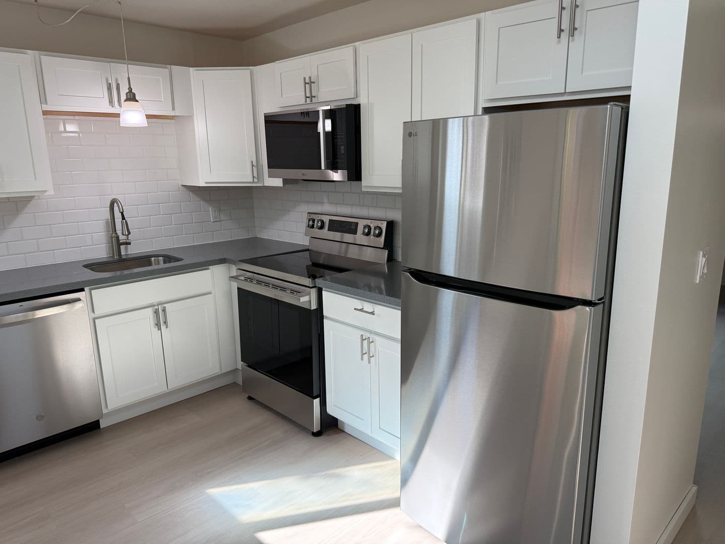 Portland Apartment: 4118 SE 29th Ave.