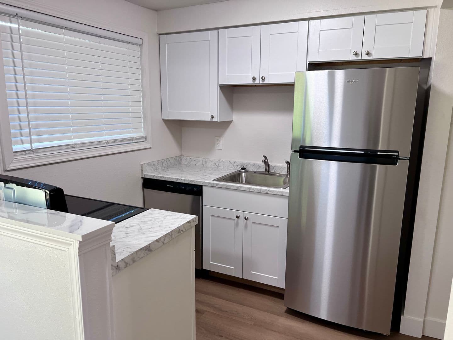 Portland Apartment: 7956 SW 46th Ave
