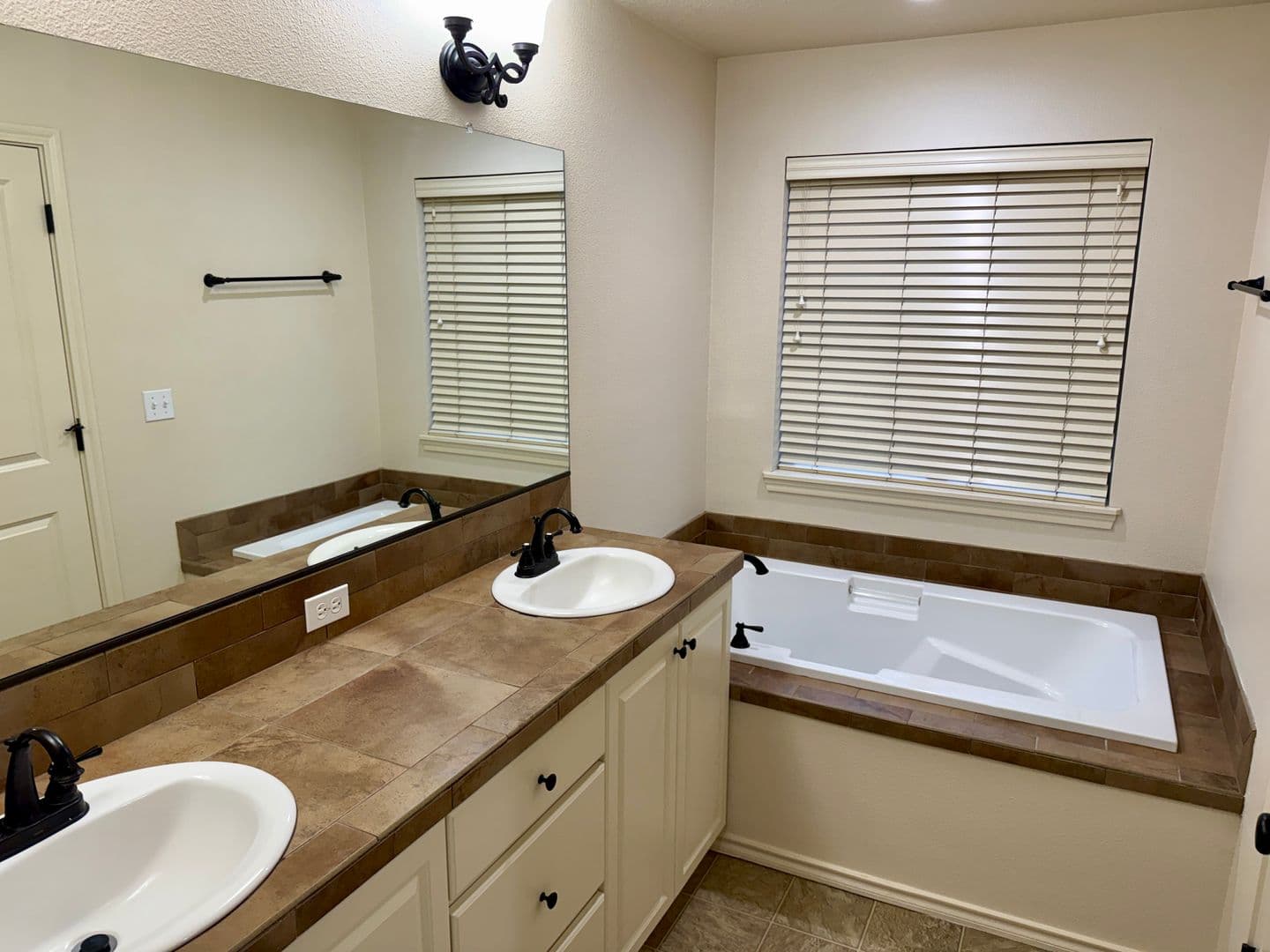 Portland Townhome: 4813 NW Blandy Terrace