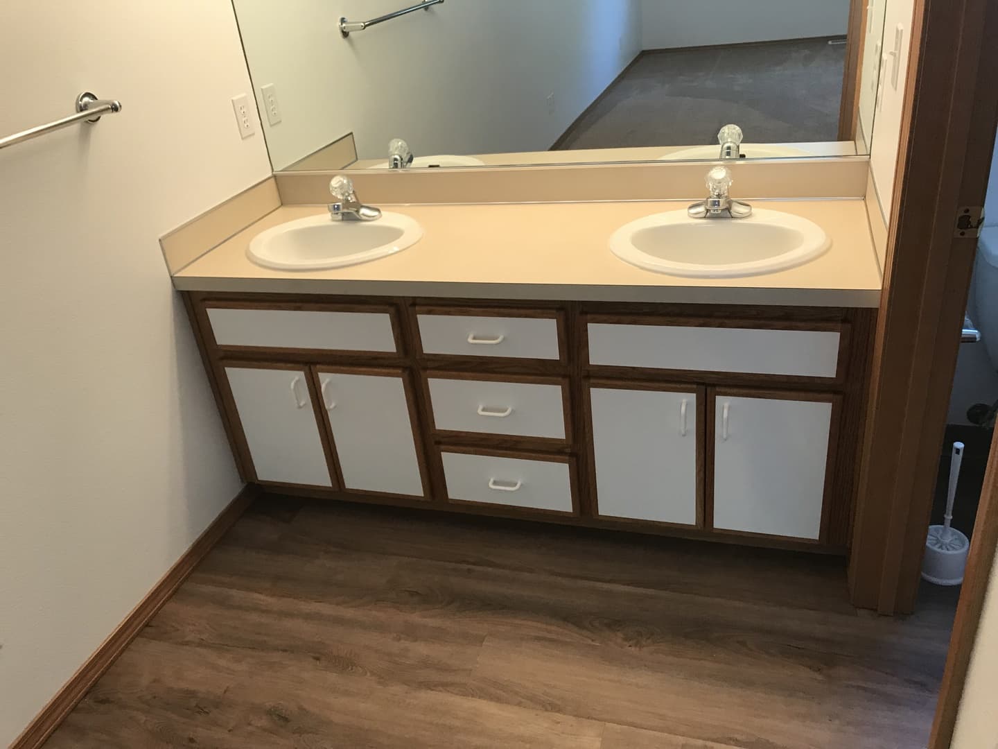 Beaverton Apartment: 762 SW Meadow Dr.