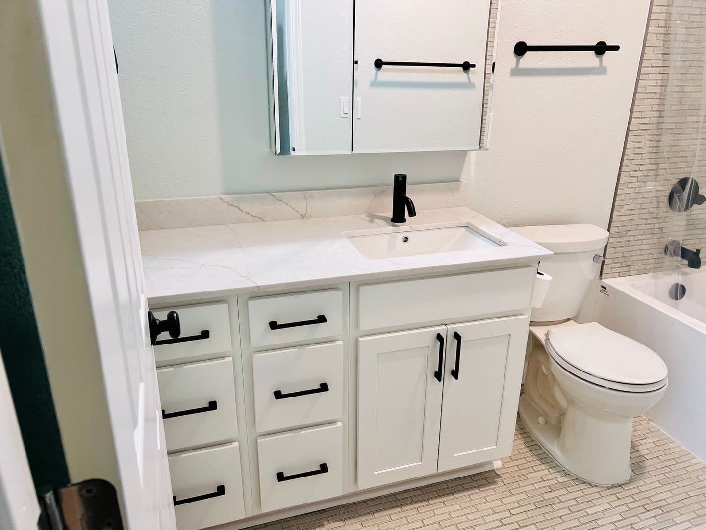 Portland Apartment: 5618 N Greeley Ave