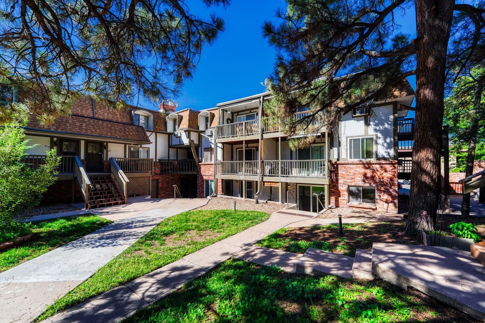 Denver Townhome: 2700 S Holly St, unit 100