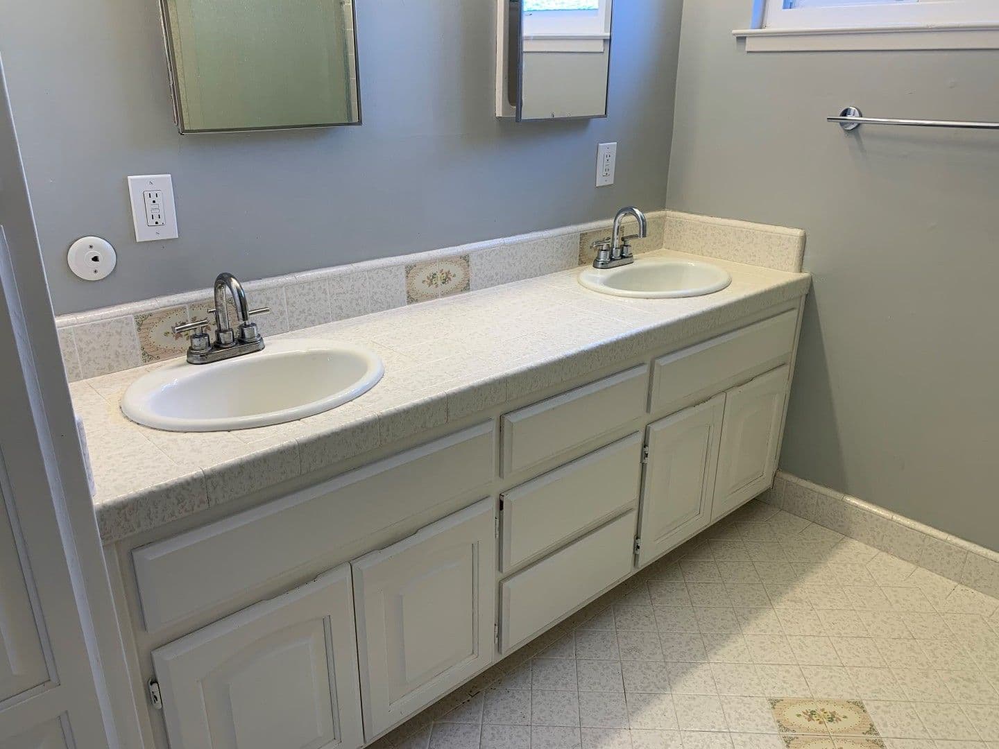 Santa Clara House: 683 San Miguel Ave