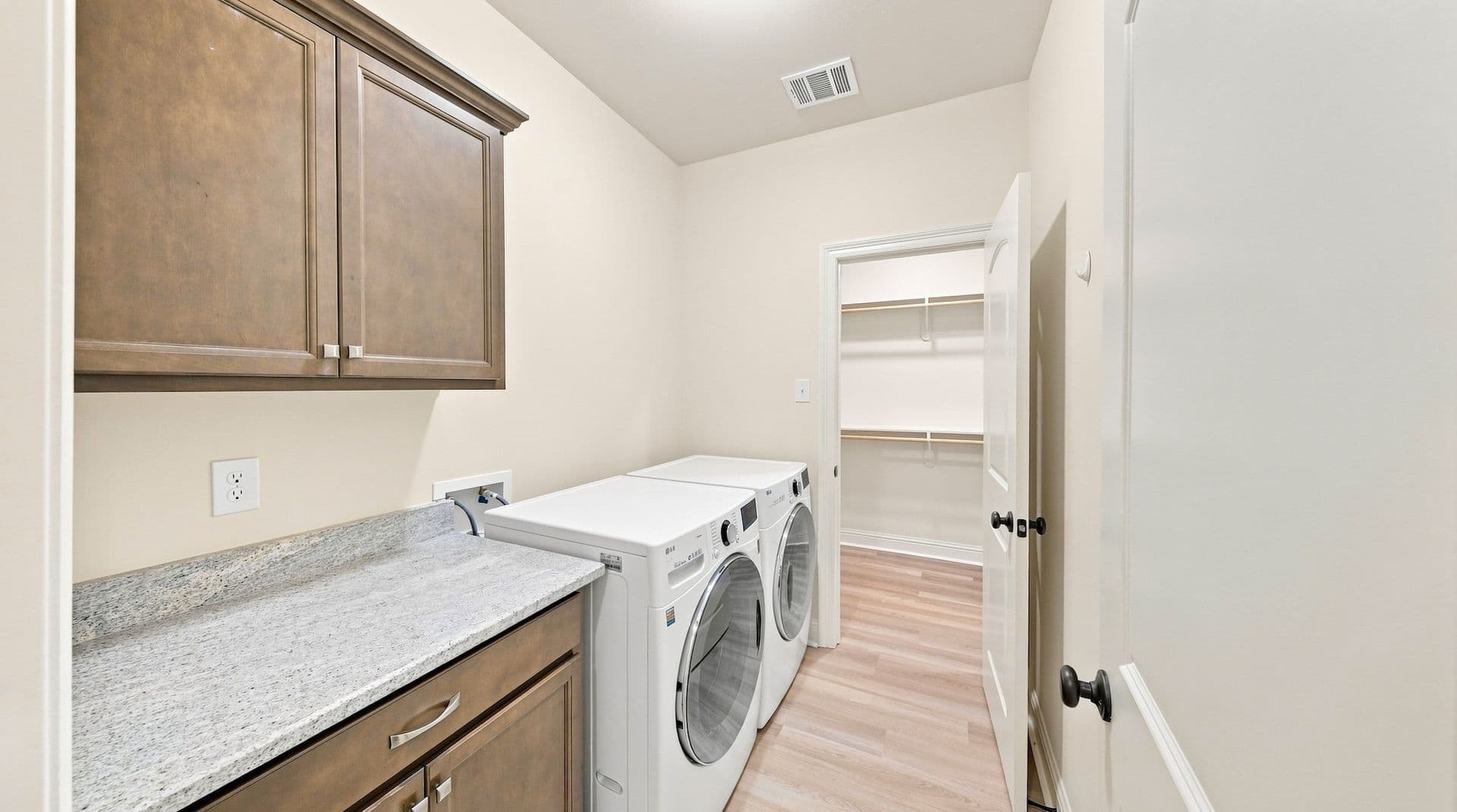 Baton Rouge House: 7211 Kenilworth Crossing Avenue