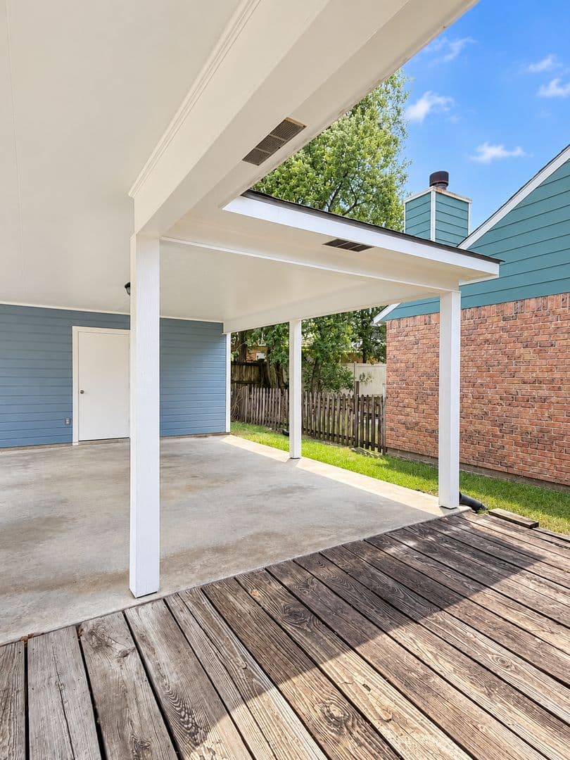 Baton Rouge House: 16324 Crepe Myrtle Dr